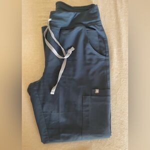 FIGS Yola style scrub pants